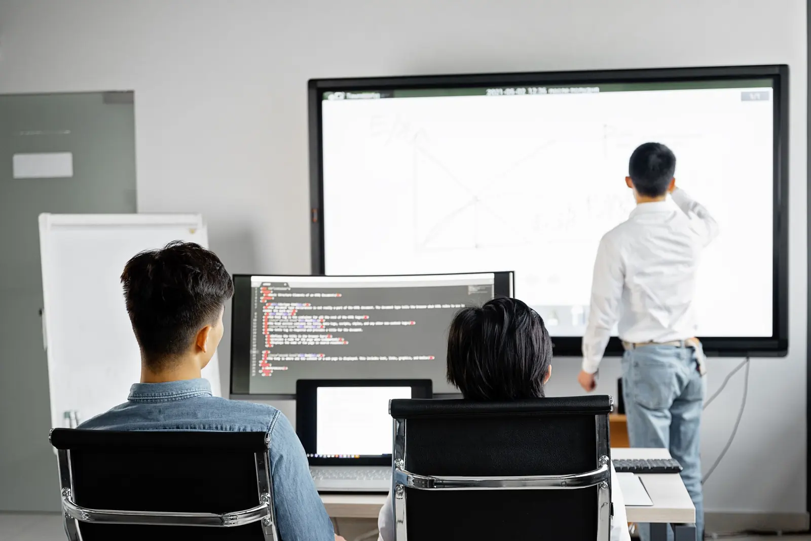 A senior specialist presenting a roadmap to an enterprise team